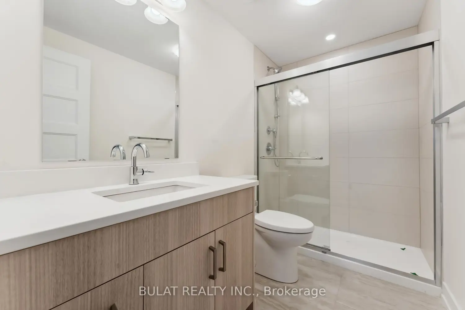 1361 Kitchener Avenue photo 3