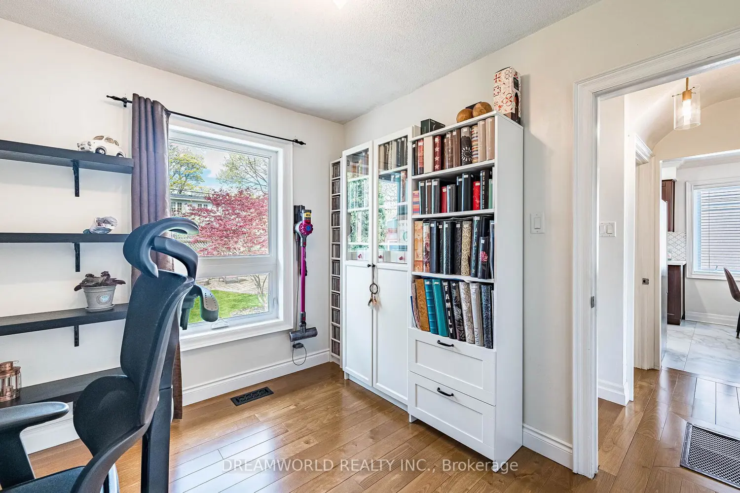 Additional image 7 of 6 Esmond Crescent