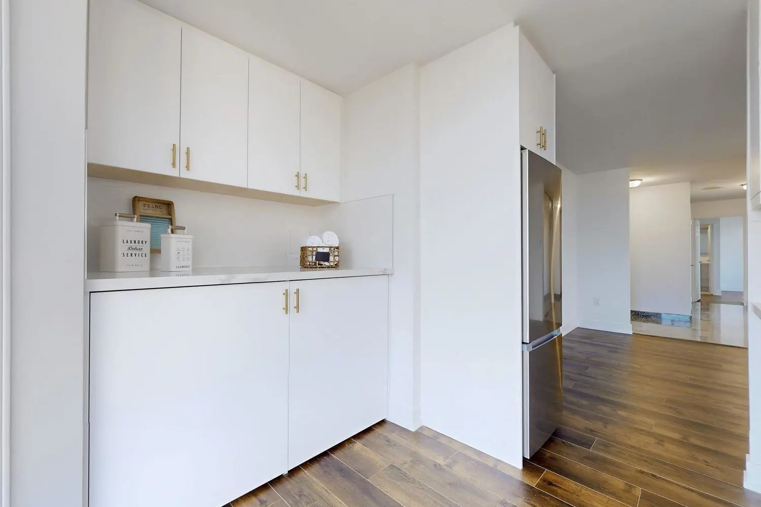 80 Antibes Drive 2602 photo 5