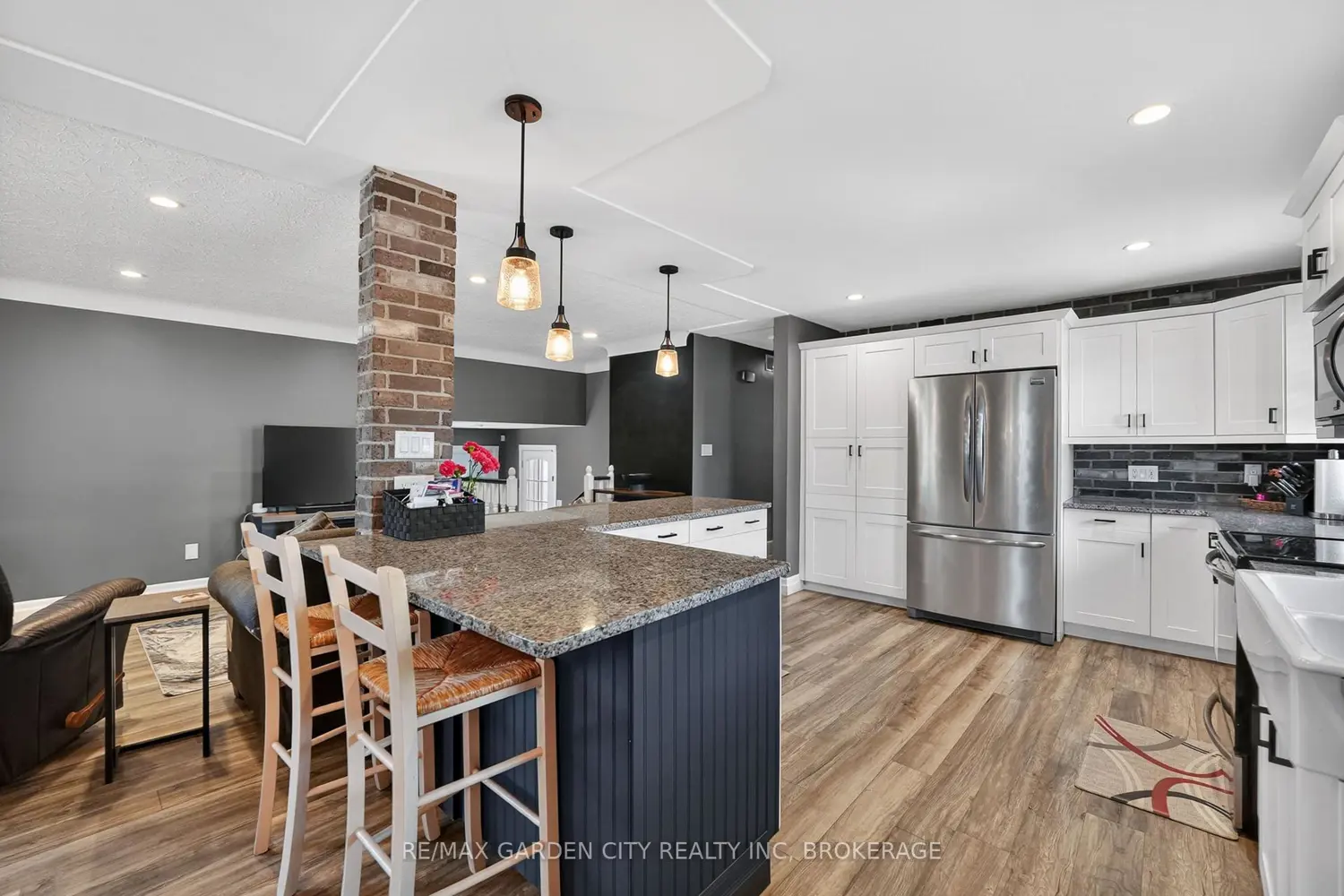 Additional image 5 of 725 Clare Avenue