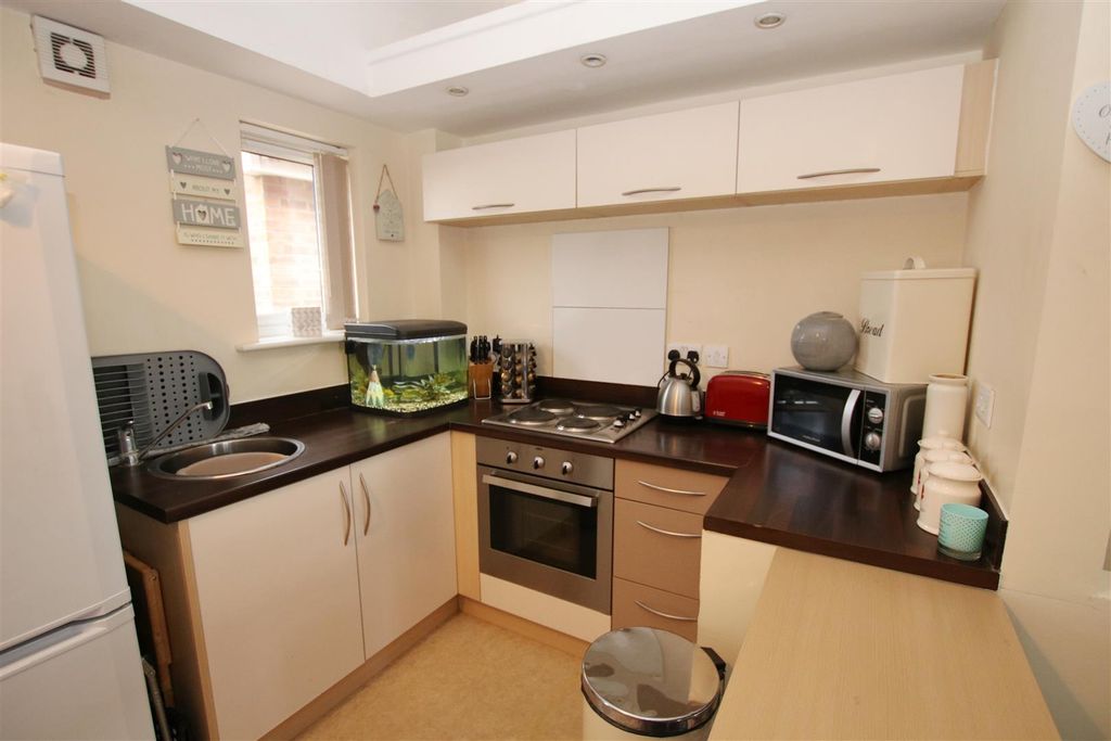 Additional image 2 of 2 bed flat to rentPigot Way, Lincoln LN2