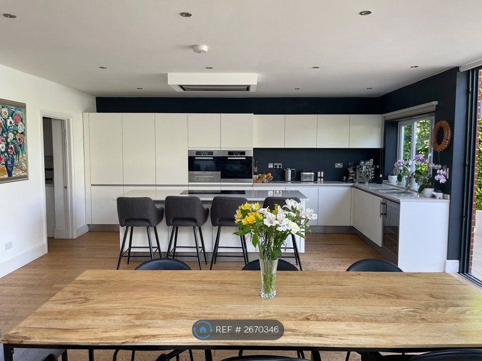 Additional image 4 of 5 bed detached house to rentLucastes Avenue, Haywards Heath RH16