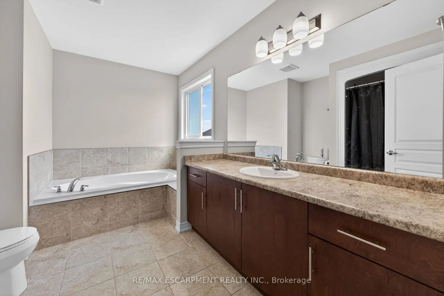 Additional image 14 of 9 Winterberry Boulevard
