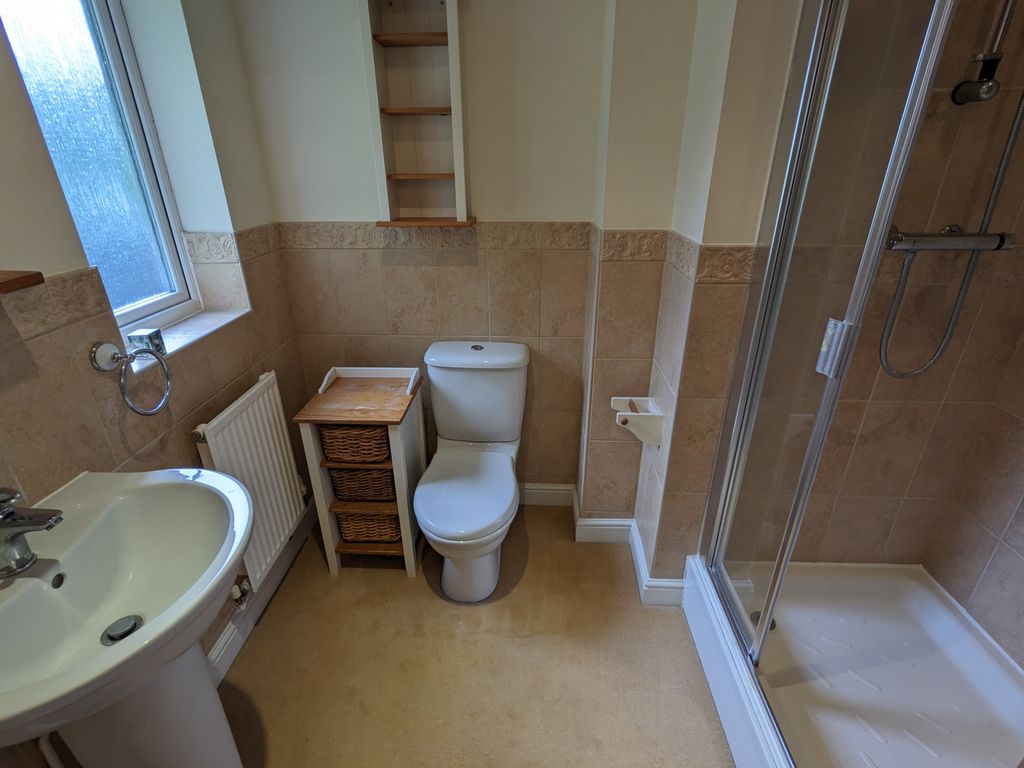 Additional image 18 of 4 bed property to rentVicarage Close, Horsham RH12