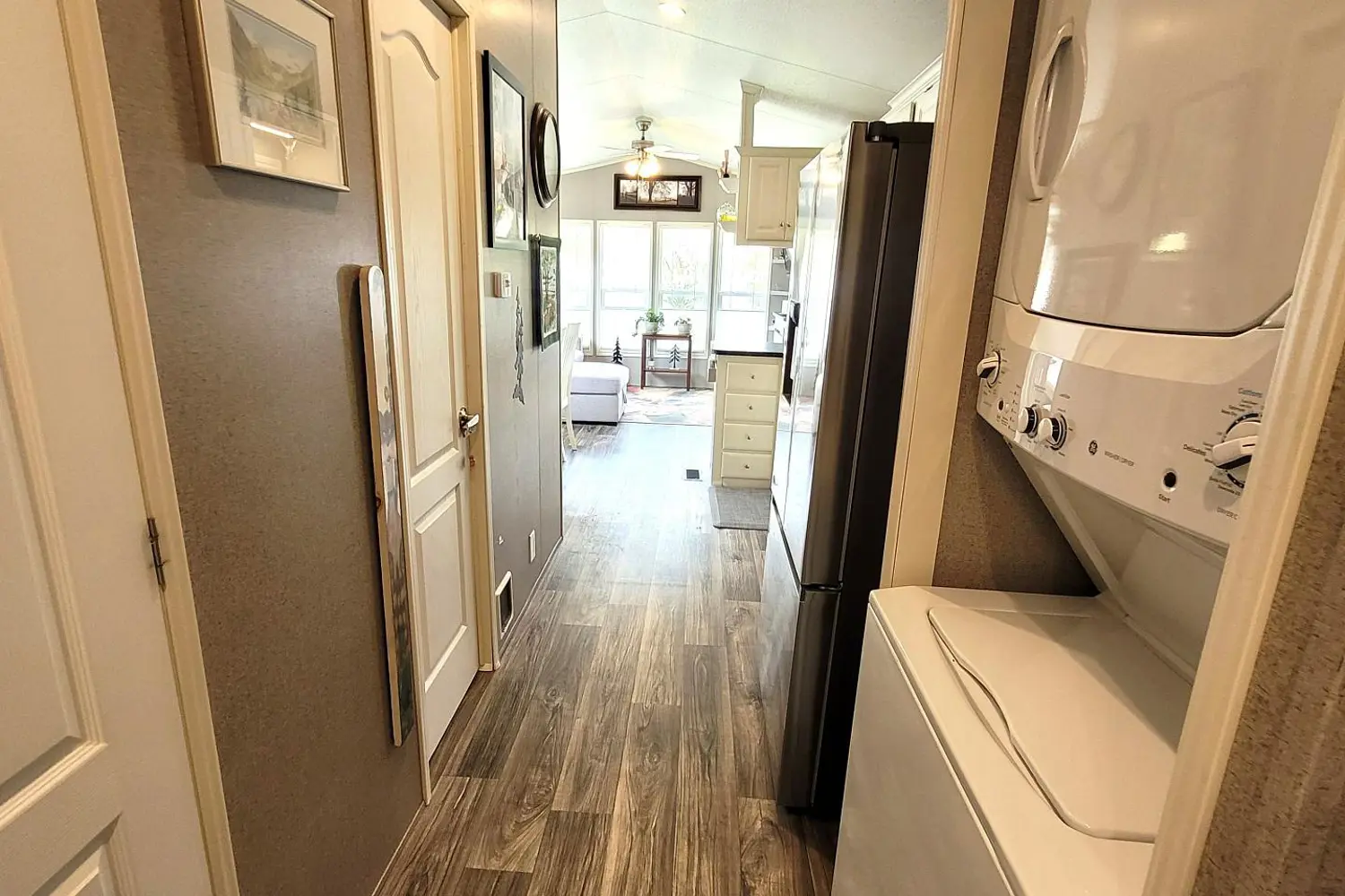Additional image 9 of 930 Lakeshore Road 89