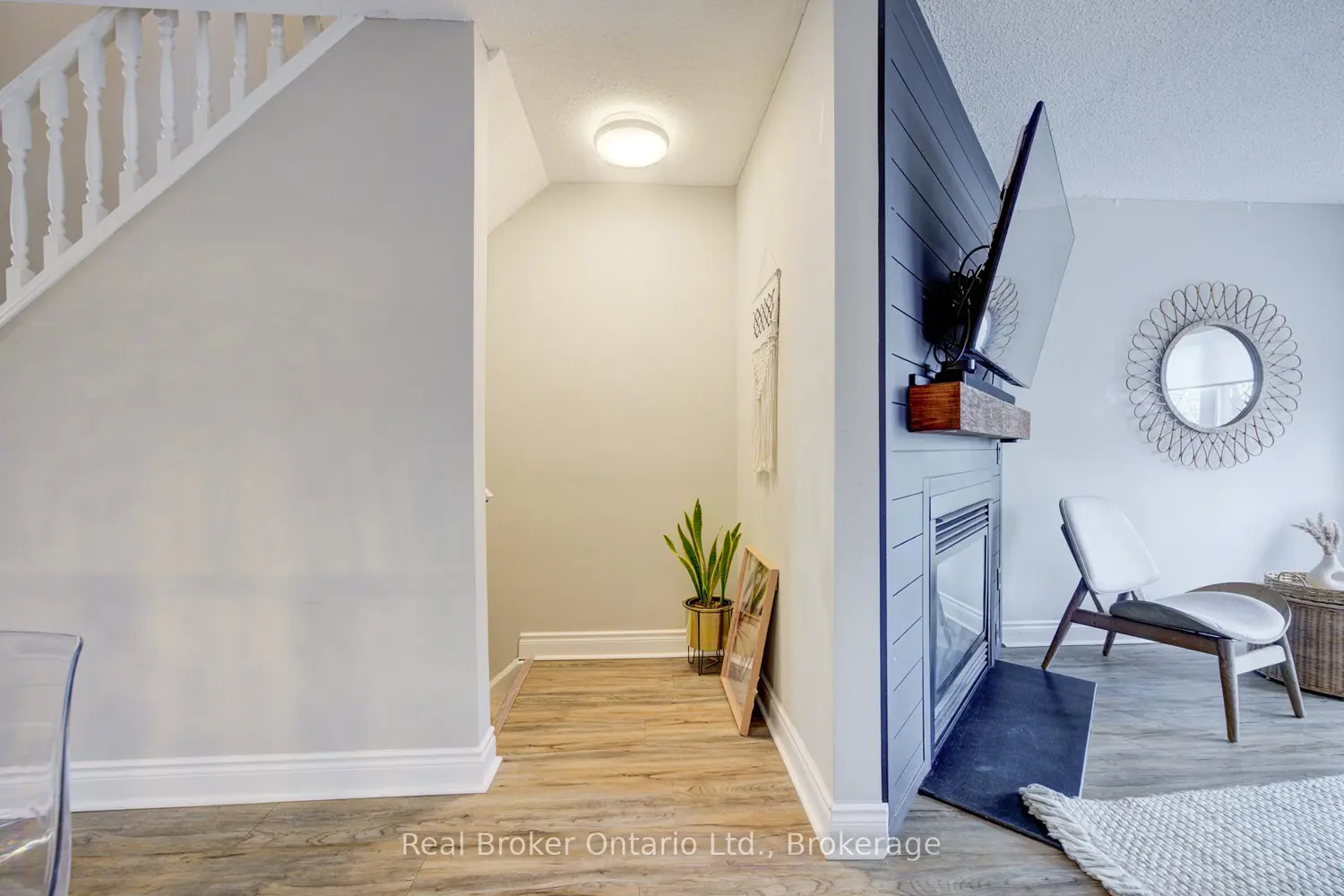 Additional image 4 of 895 Maple Avenue 617