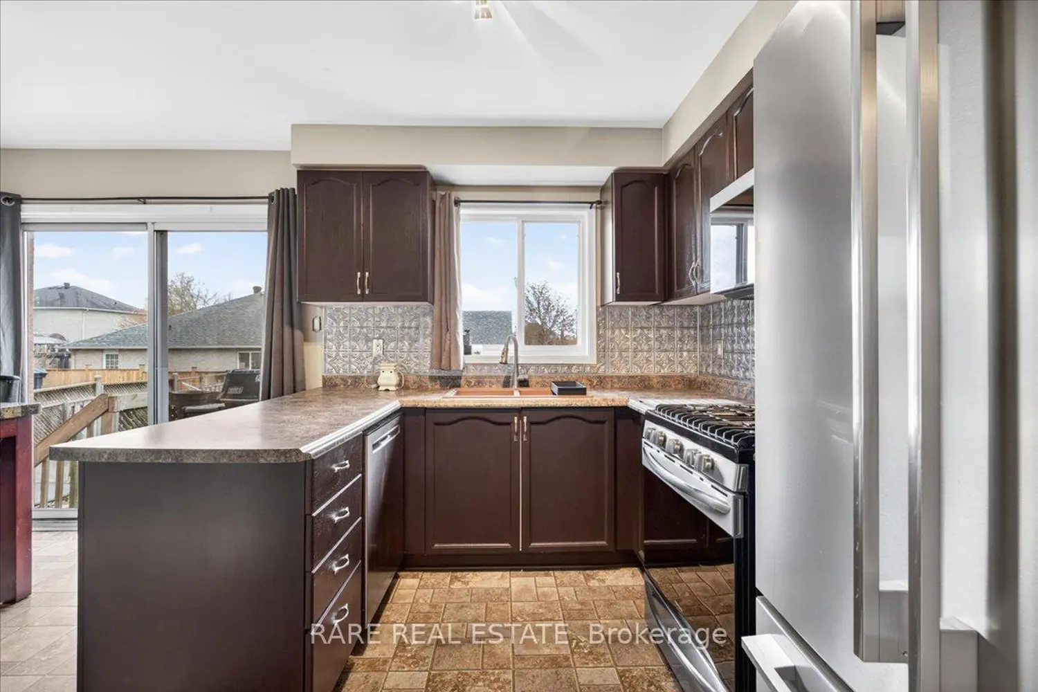 Additional image 11 of 1082 Kensington Street