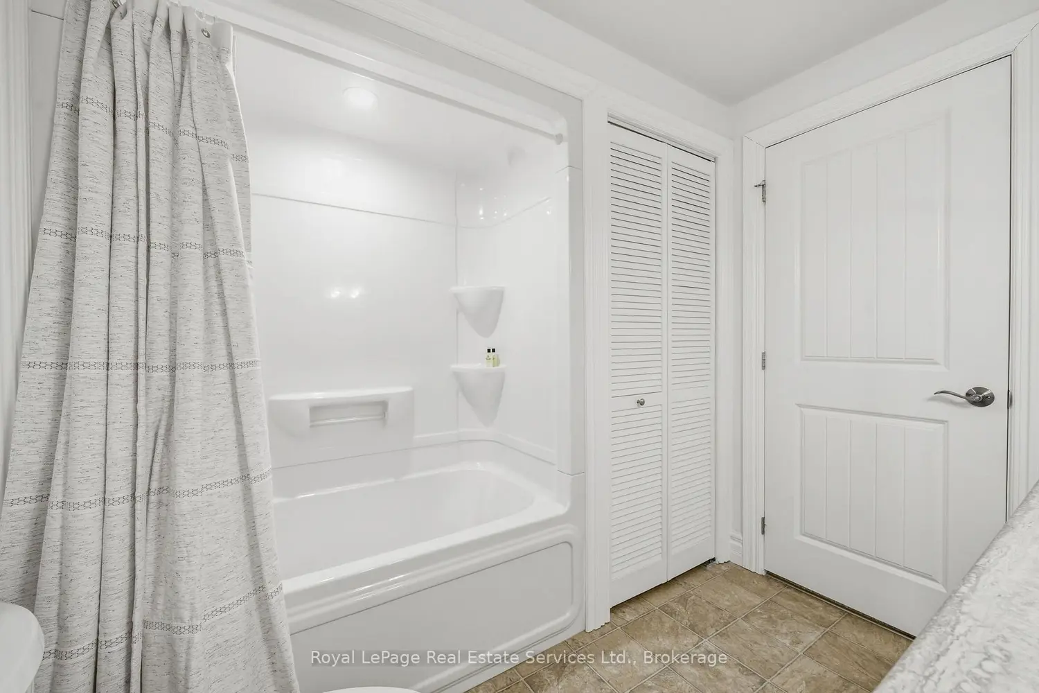 Additional image 11 of 35 Maplehurst Crescent