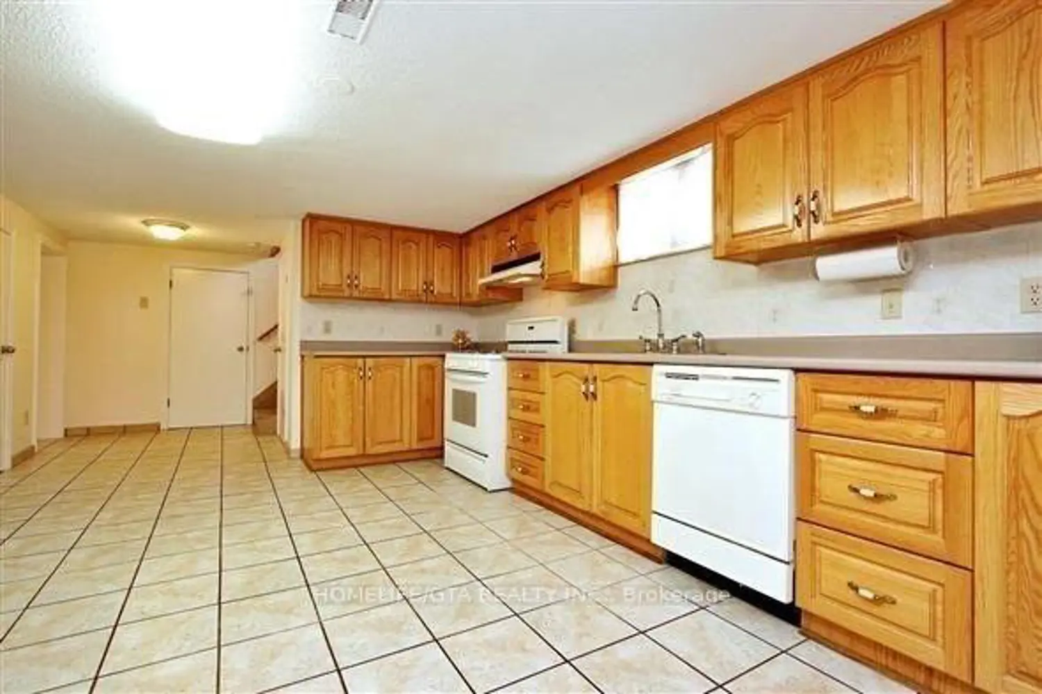 31 Dorking Crescent photo 3