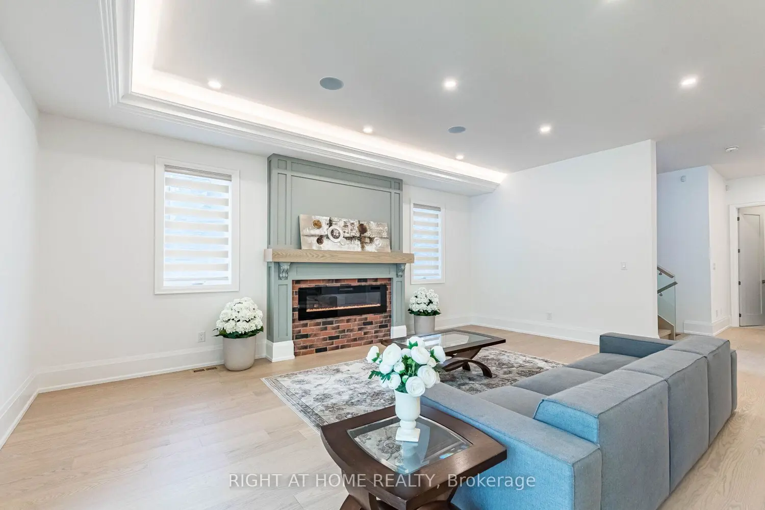 12 Thames Avenue photo 3