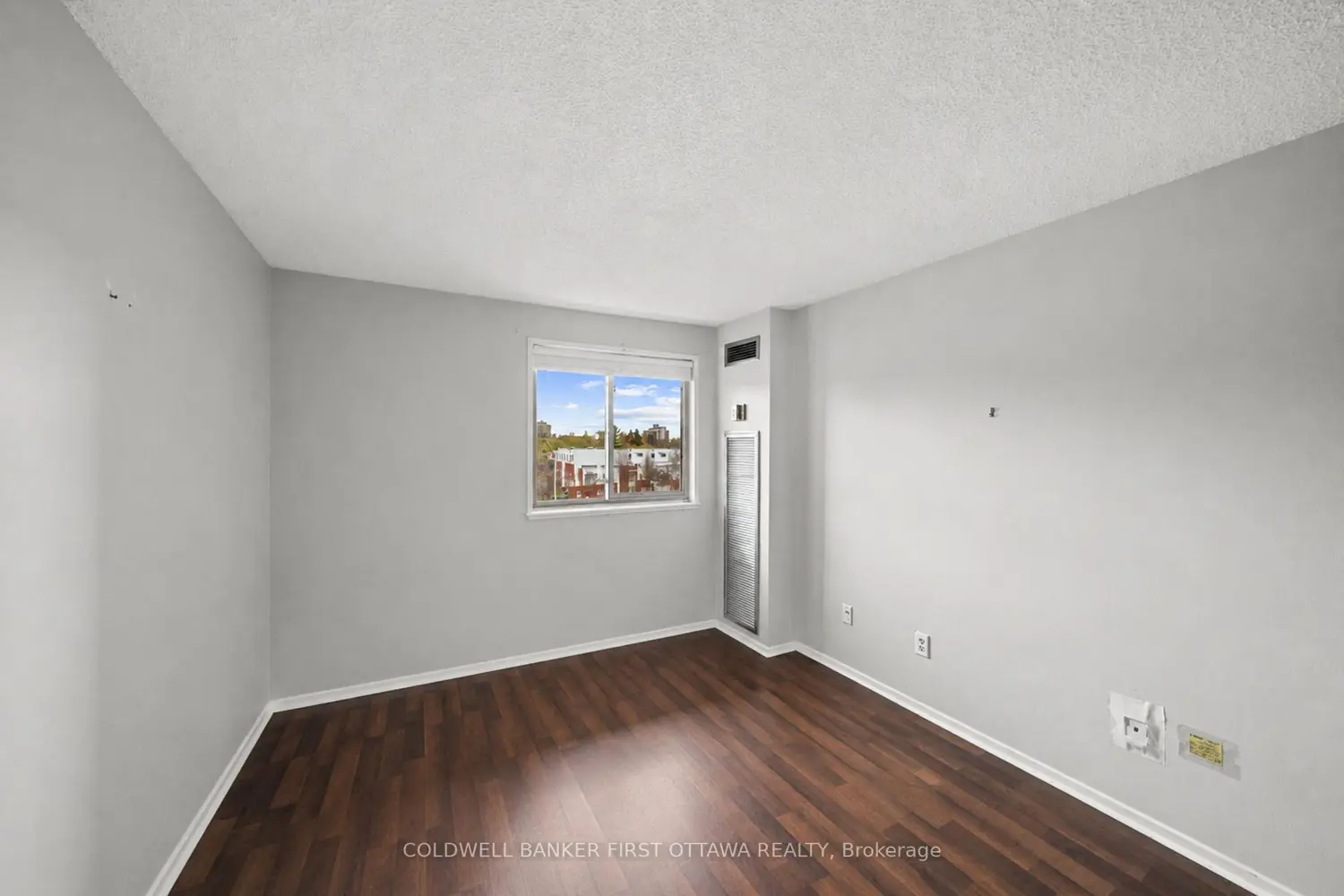 Additional image 9 of 1100 Ambleside Drive 411