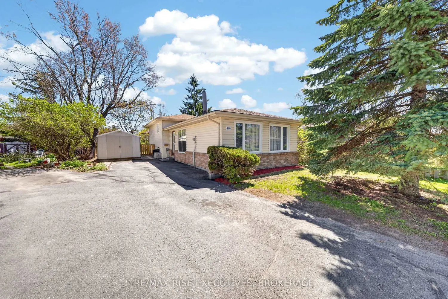 1089 Pinewood Place