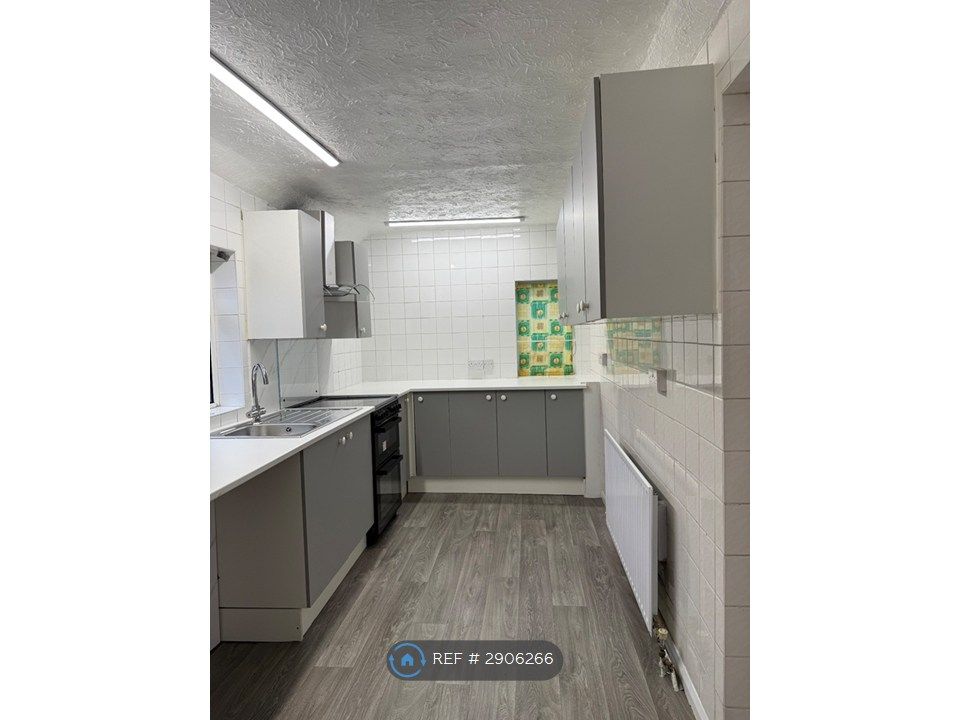 Additional image 4 of 3 bed semi-detached house to rentAuckland Road, Scunthorpe DN15