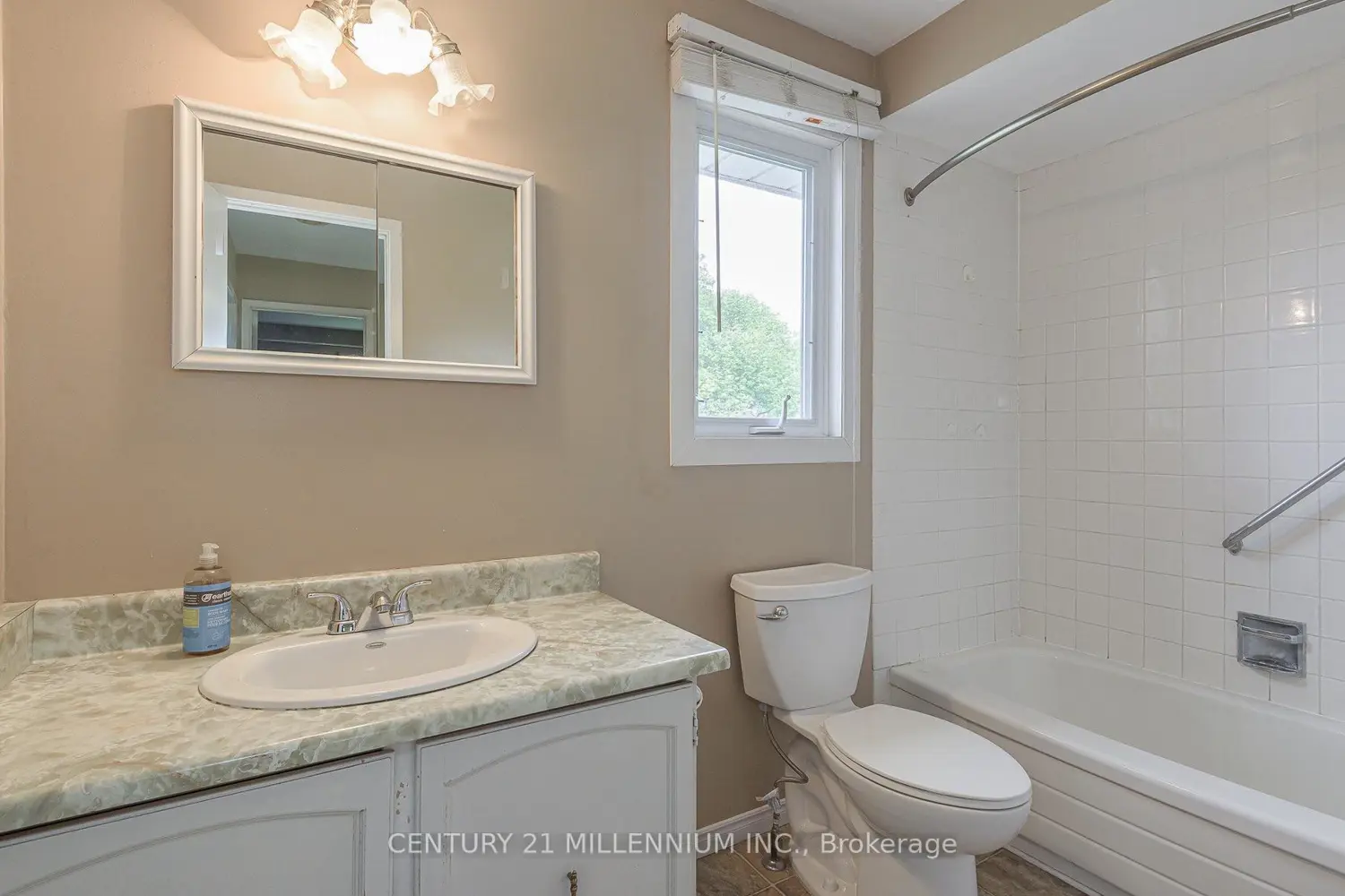 Additional image 12 of 3 Longbourne Crescent