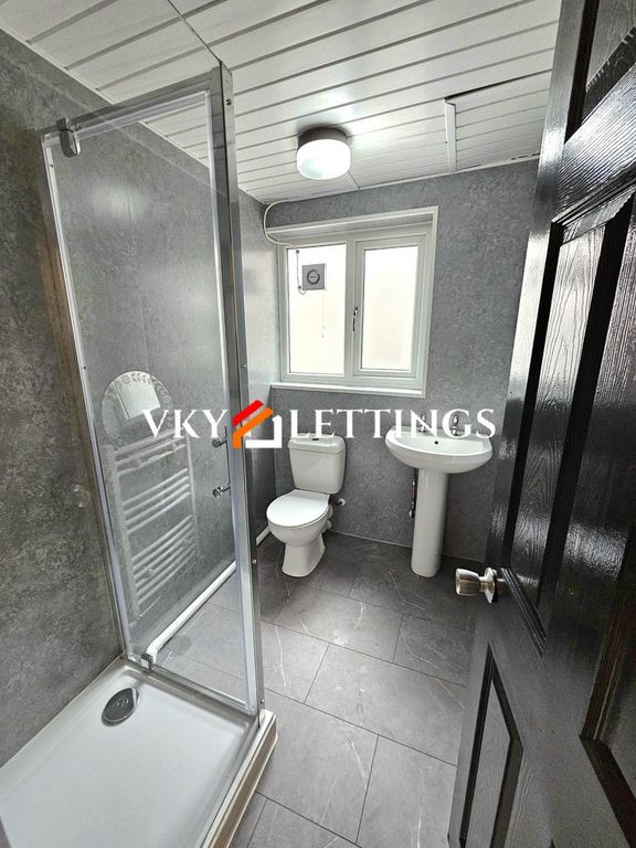 Additional image 5 of 5 bed terraced house to rentQueen Street, Pontypridd CF37