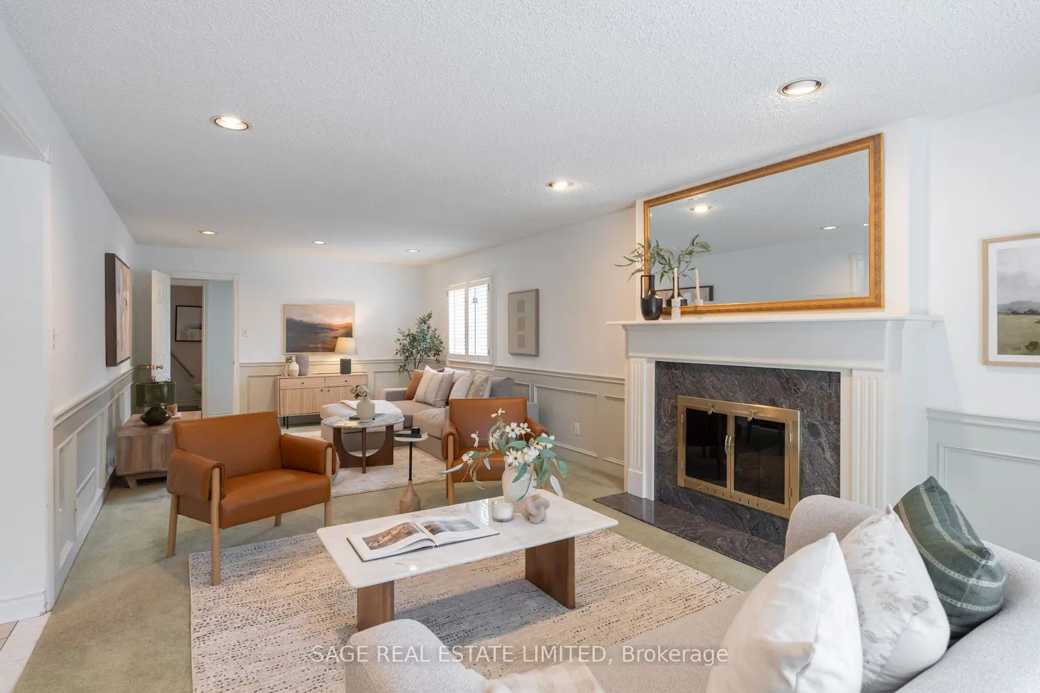 172 Burnhamthorpe Road photo 4