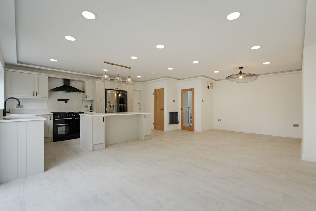 Additional image 8 of 4 bed detached house to rentFurniss Avenue, Dore, Sheffield S17