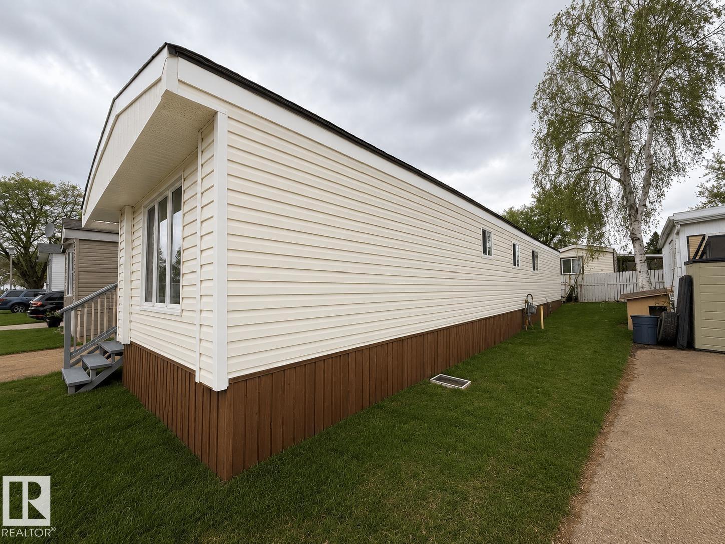 20 West View Boulevard NW, Edmonton, AB, T5S1T5
