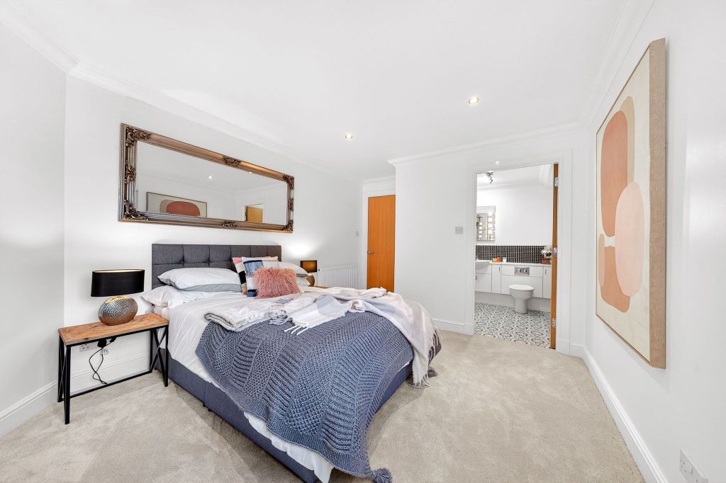 Additional image 12 of 2 bed flat for sale2/2, 147 Hayburn Lane, Glasgow G12