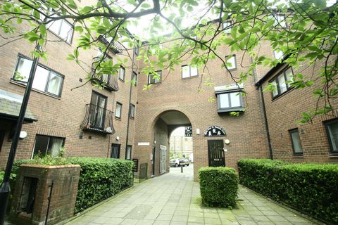Charlotte Mews, City Centre, Newcastle NE1, Studio to rent