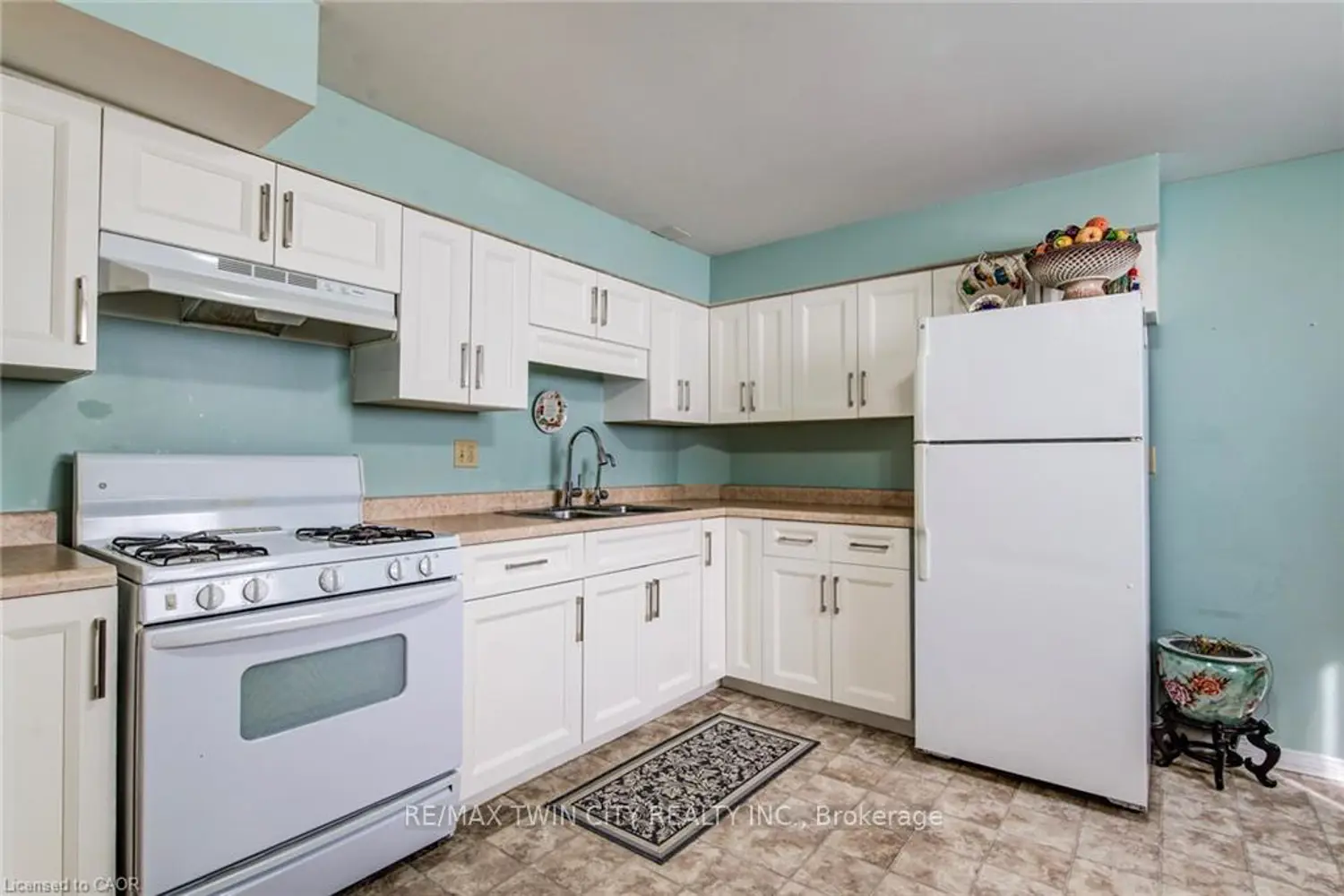 Additional image 16 of 43 Southview Crescent