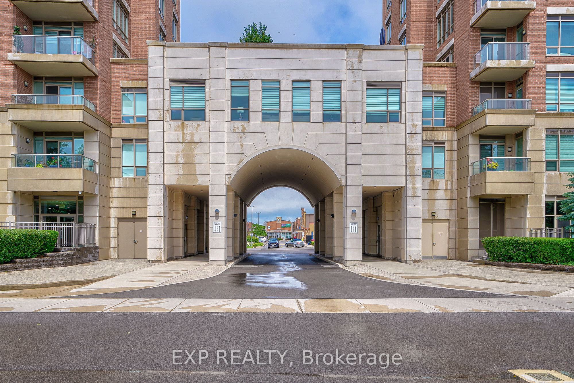Additional image 4 of 622-2480 Prince Michael Drive, Oakville, ON, L6H 0H1