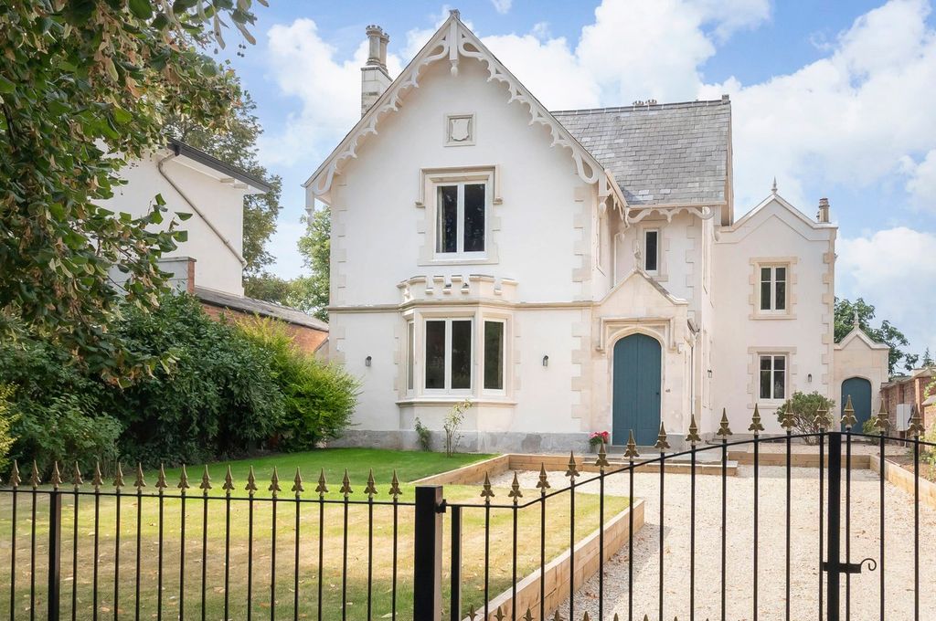 Additional image 34 of 7 bed detached house to rentLondon Road, Cheltenham GL52