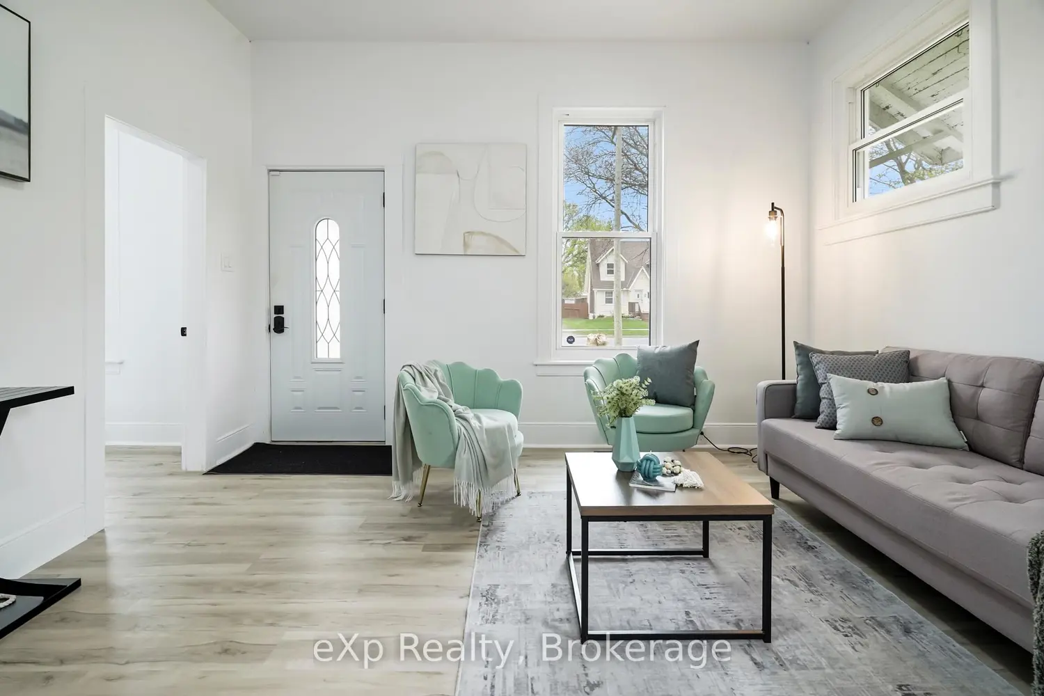 867 Devine Street photo 3