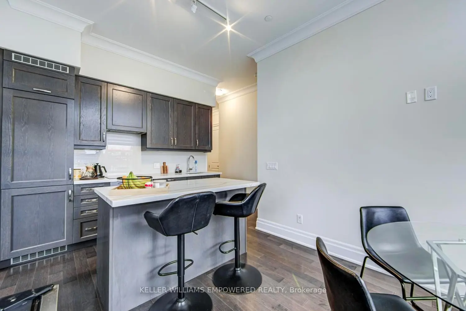 Additional image 5 of 9075 Jane Street 116