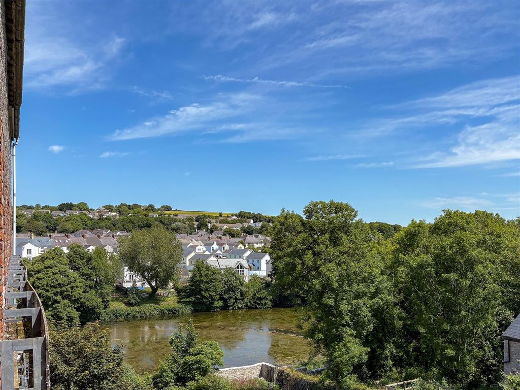 Additional image 8 of 2 bed flat to rentMain Street, Pembroke SA71