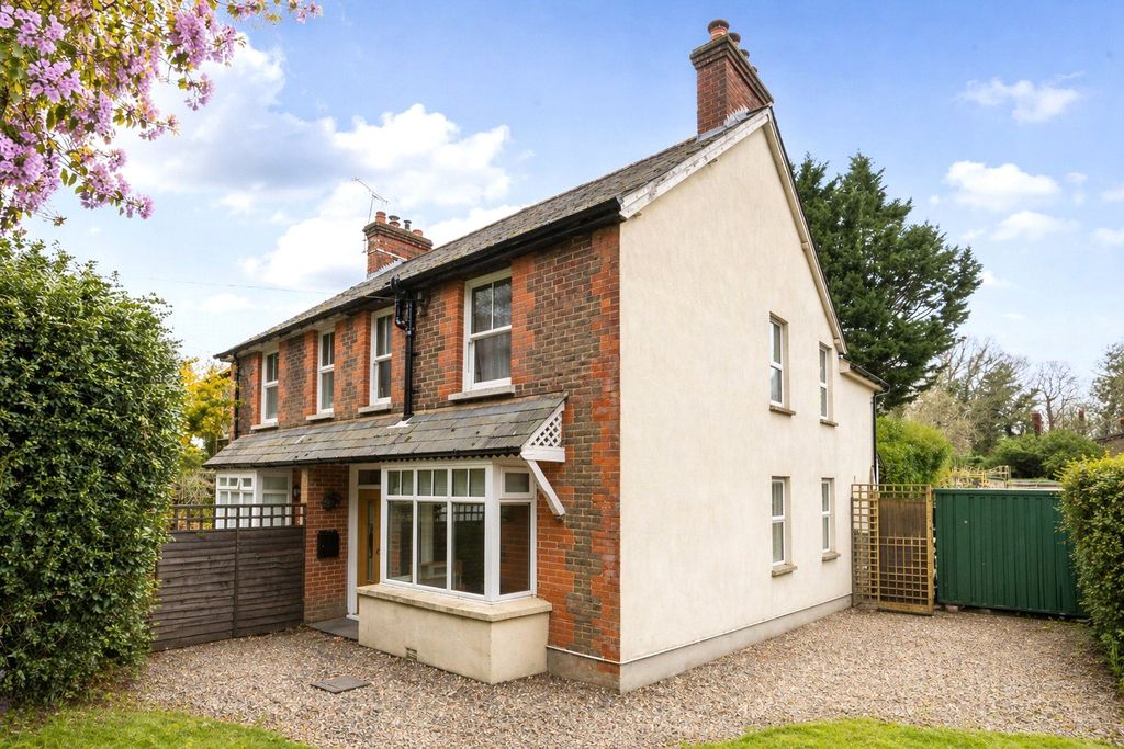 3 bed semi-detached house for saleLondon Road, Hill Brow, Liss, West Sussex GU33