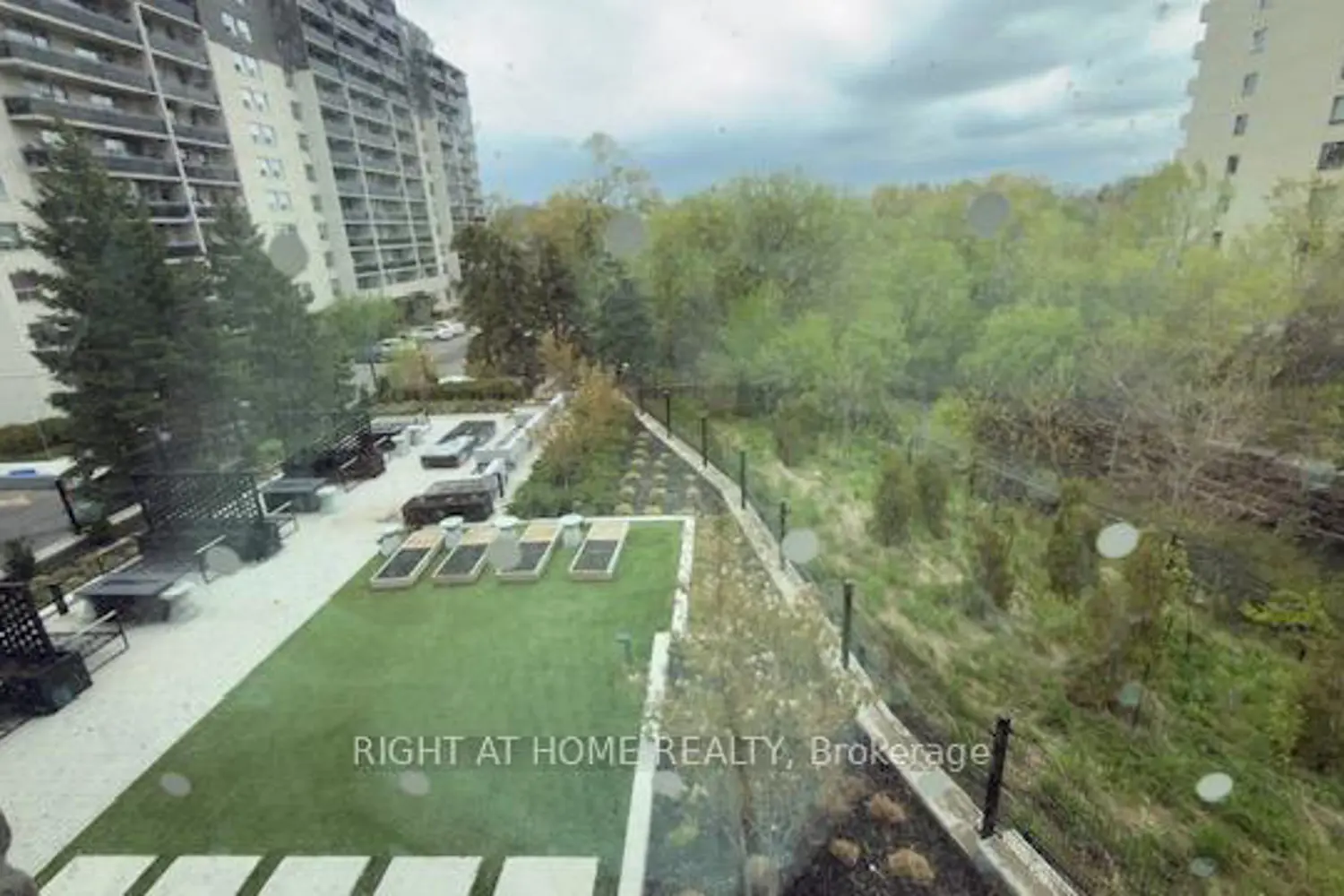 Additional image 16 of 86 Dundas Street 909
