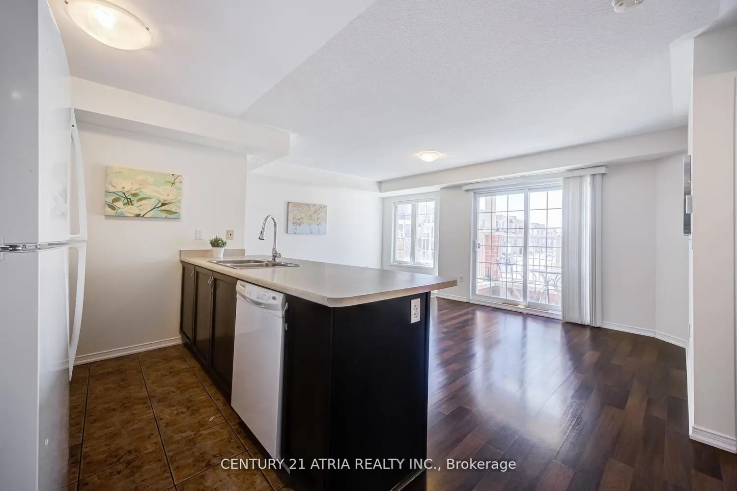 129 Isaac Devins Boulevard 5 photo 3