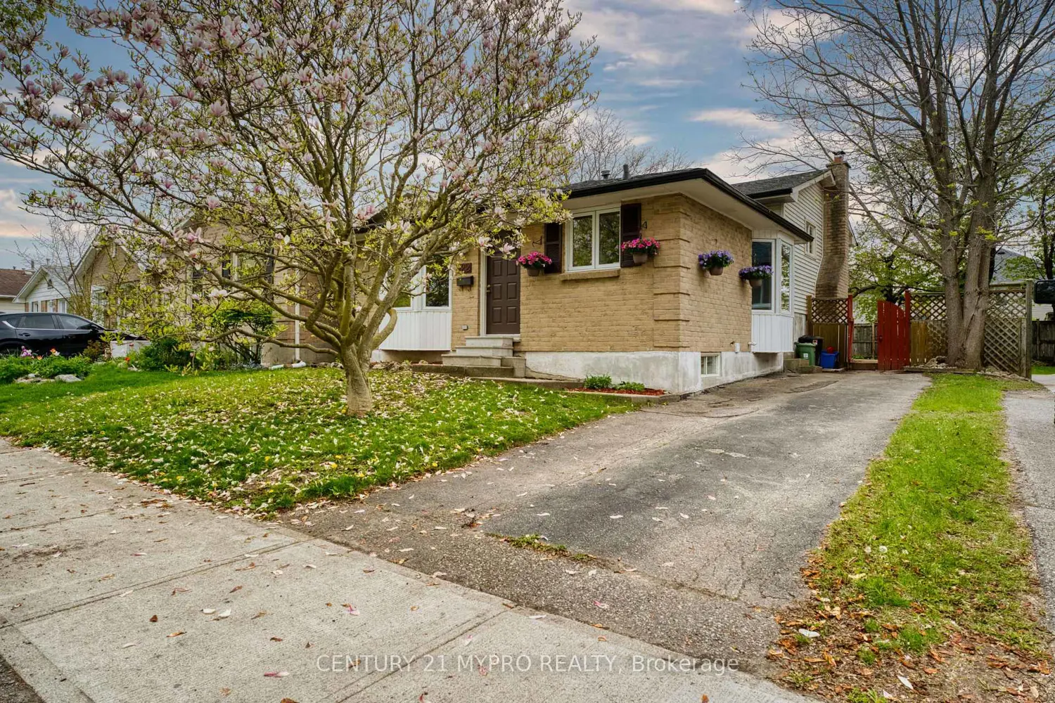 122 Olympic Crescent