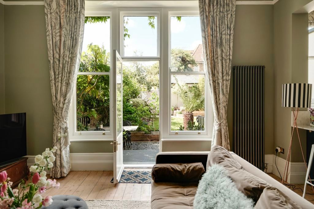 Additional image 2 of 3 bed flat for saleChantry Road, Clifton, Bristol BS8