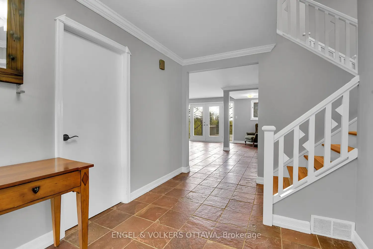 1477 Jarvis Drive photo 5