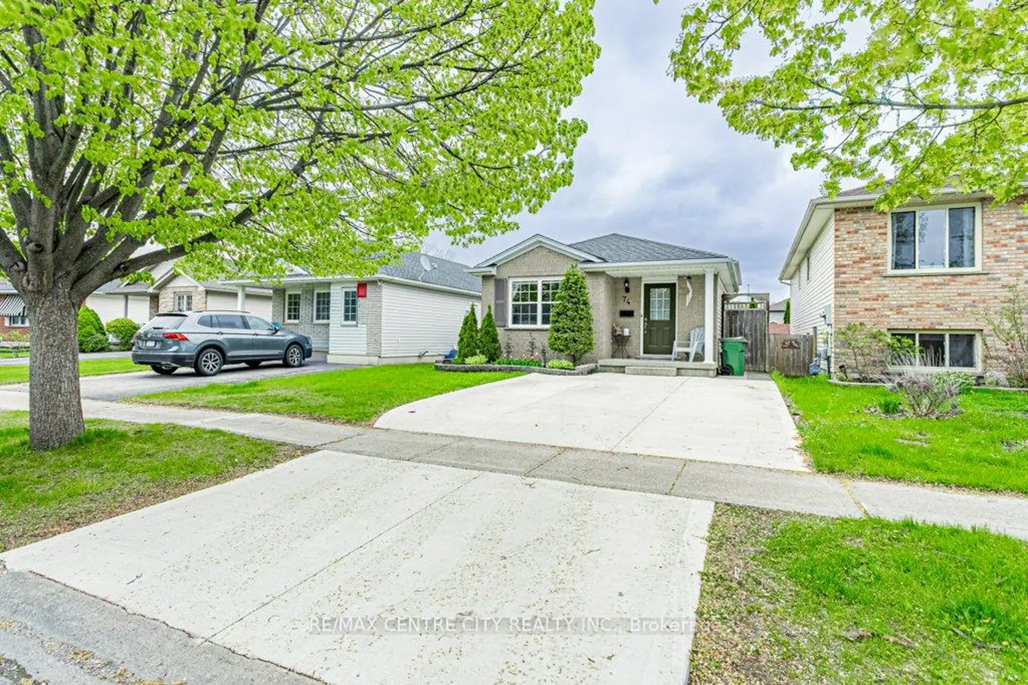 74 Juno Drive photo 2