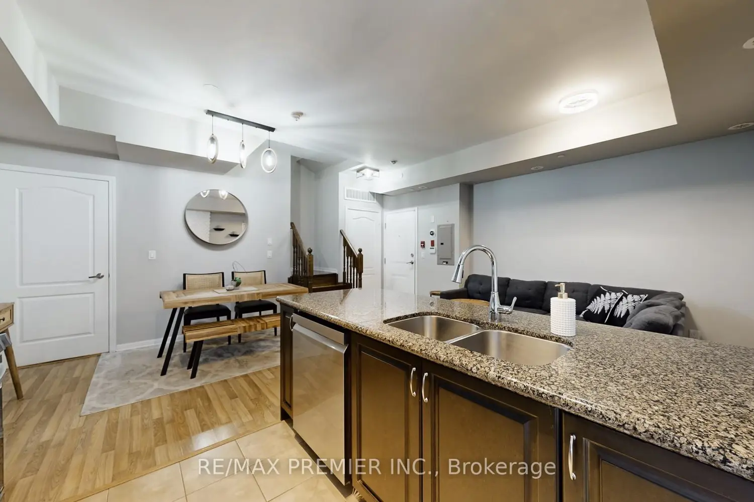 Additional image 4 of 9589 Keele Street 106