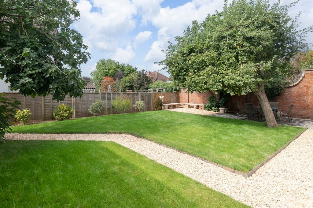 Additional image 12 of 7 bed detached house to rentLondon Road, Cheltenham GL52