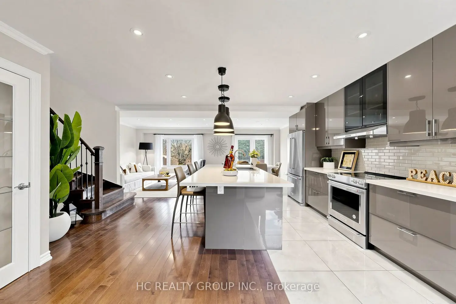 39 River Grove Drive photo 5