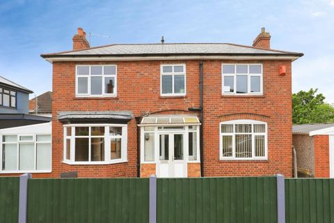 Birches Barn Avenue, Wolverhampton, West Midlands WV3