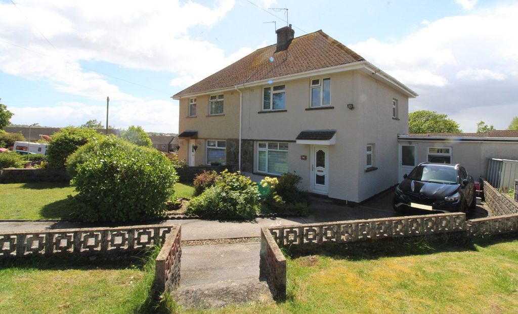 3 bed semi-detached house for saleBryn Gors, Brynmenyn, Bridgend, Bridgend County. CF32