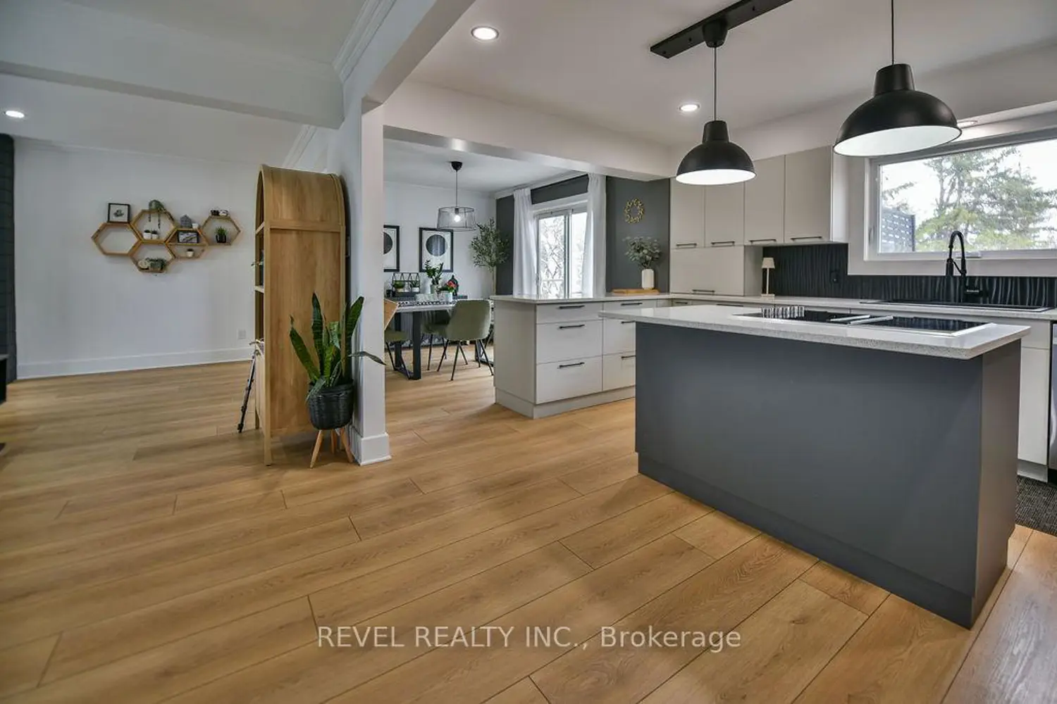 Additional image 8 of 888 Reg Pope Boulevard