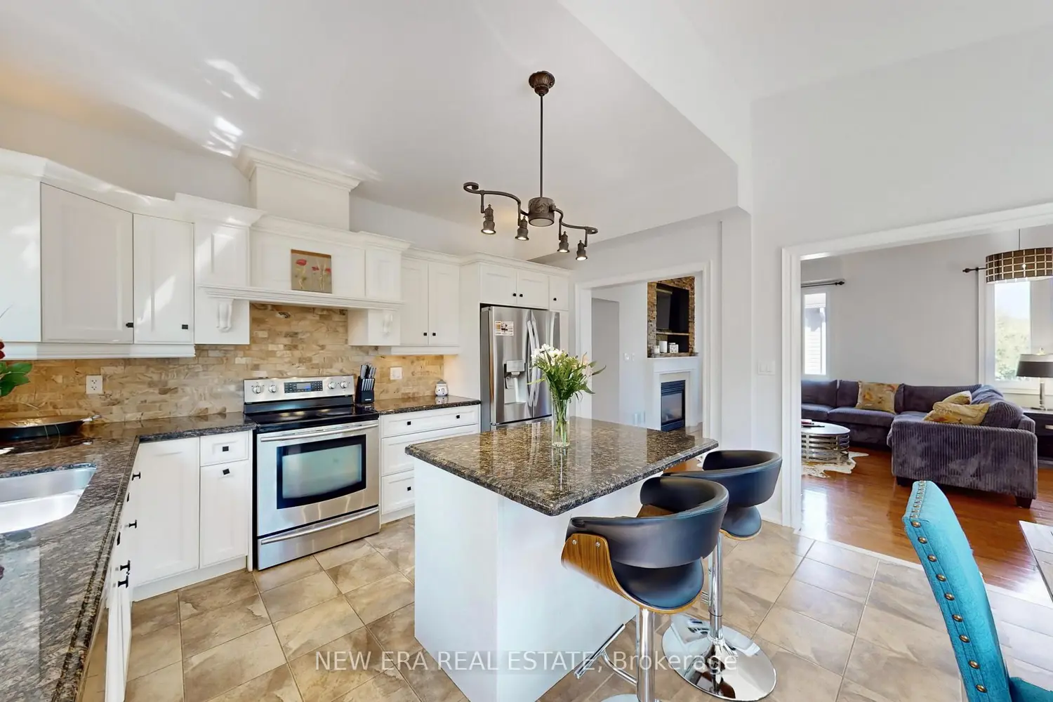 1031 Lake Drive photo 2