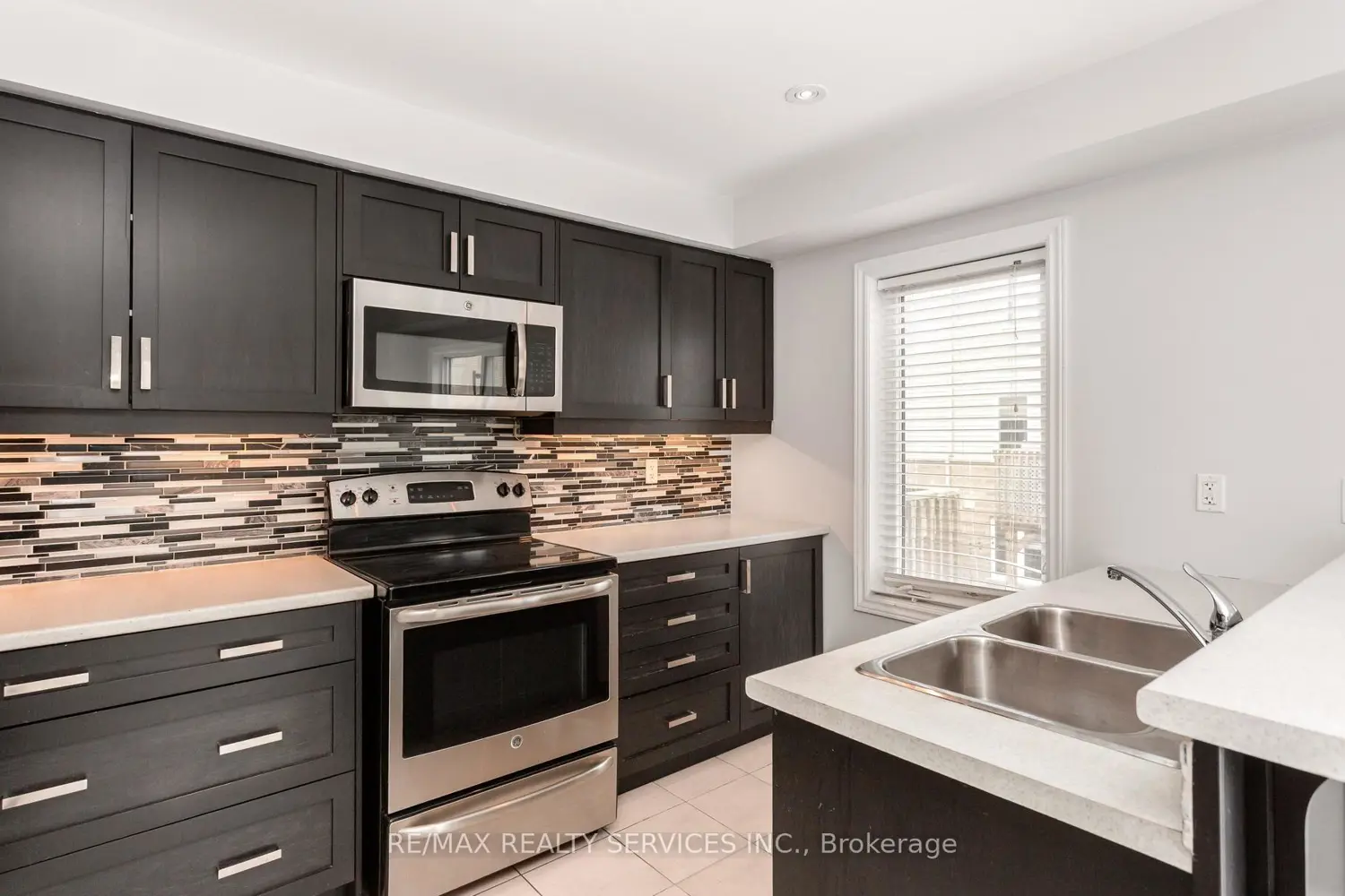 Additional image 8 of 21 Dorchester Terrace