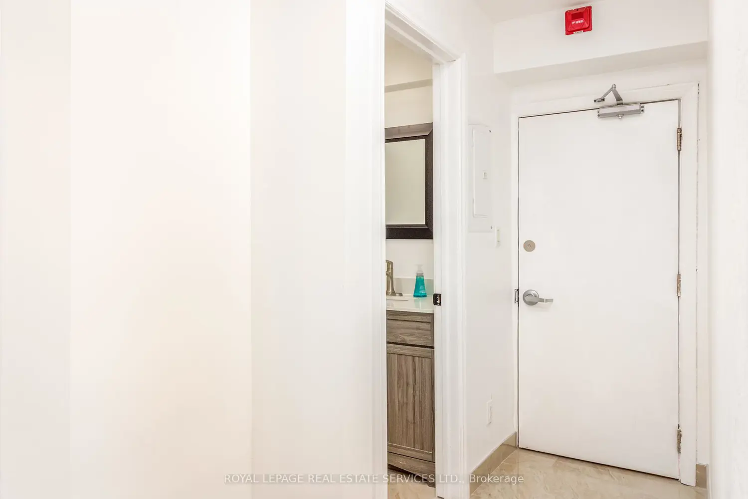 2709 Lake Shore Boulevard photo 5