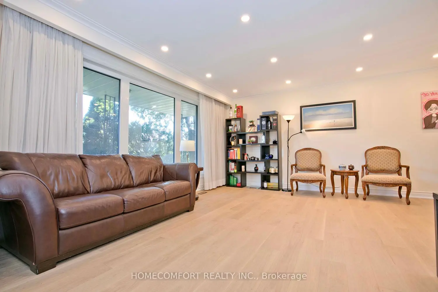 19 Oldborough Circle photo 2