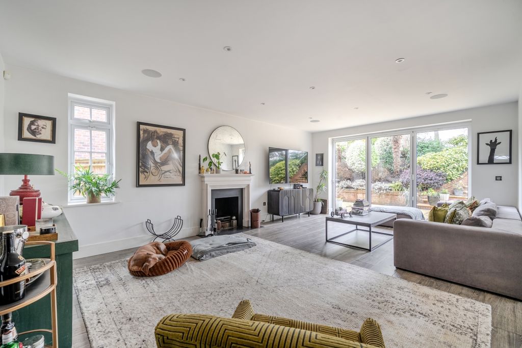 Additional image 32 of 5 bed detached house to rentPelling Hill, Old Windsor, Windsor SL4