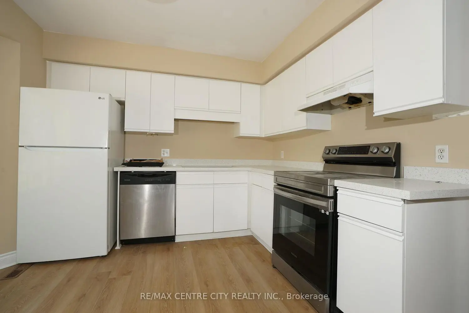 Additional image 10 of 1548 Richmond Street 31
