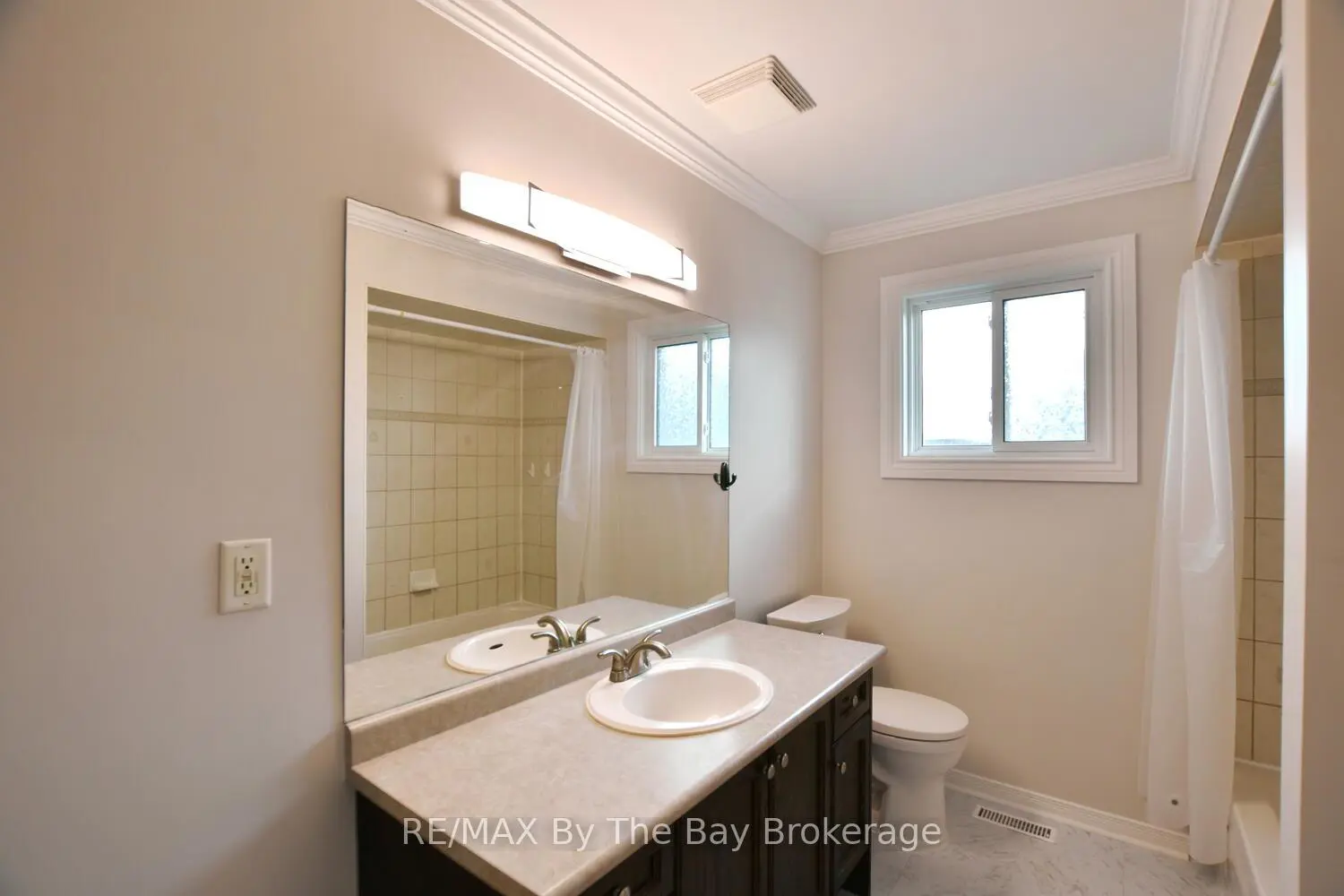 Additional image 4 of 215 Montreal Street